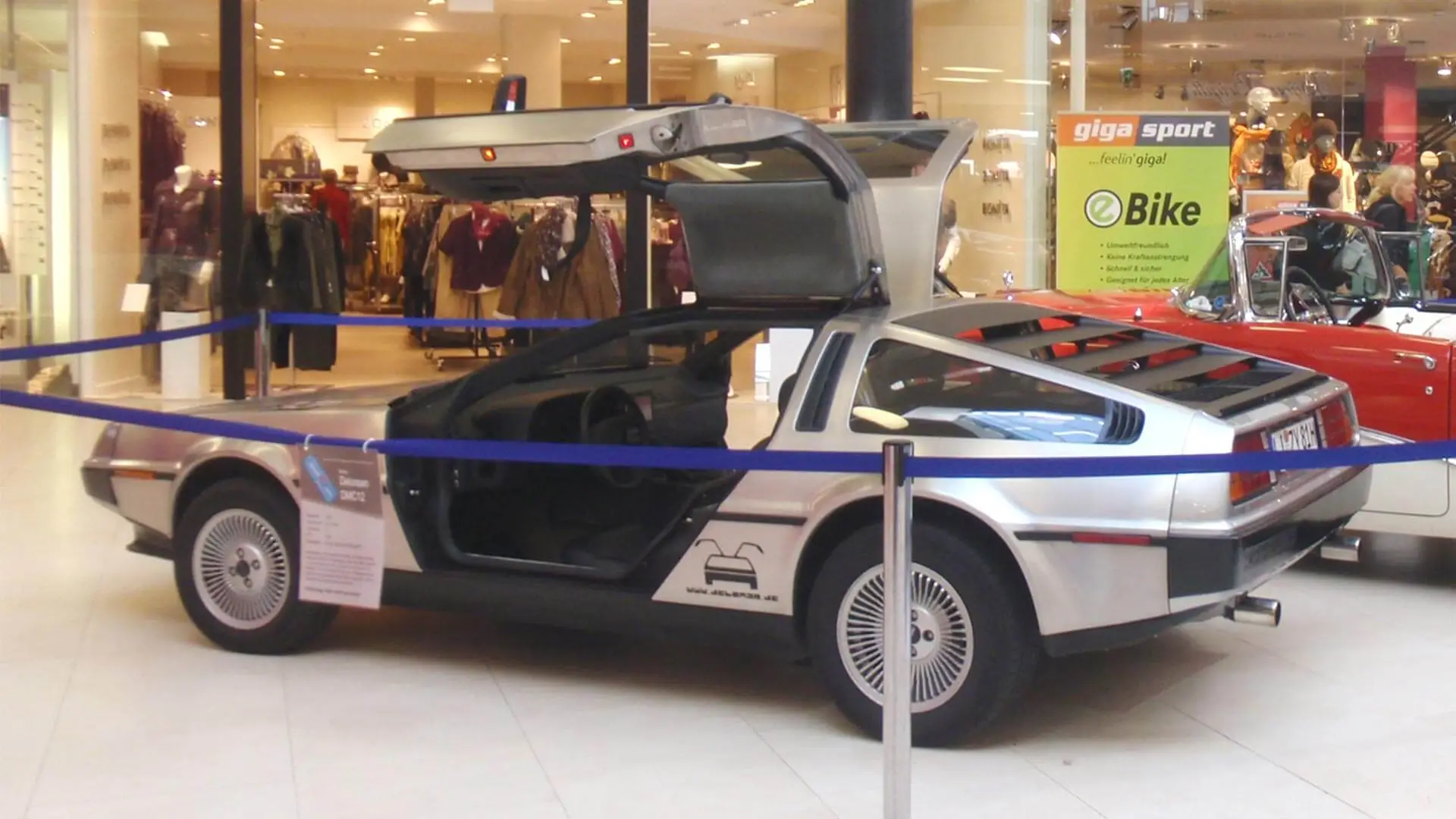 Delorean-mieten-shoppingcenter